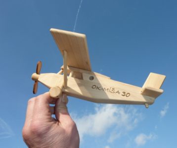 Holzflugzeug Typ Pilatus Holzspielzeug