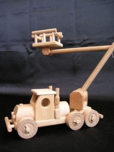 LKW-montierte Hubarbeitsbühnen Holzspielzeug Geschenke für Fahrer