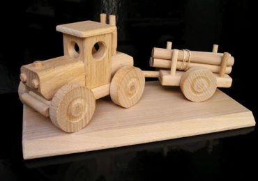 Forsttraktor Holzspielzeug Geschenke aus Holz für Fahrer