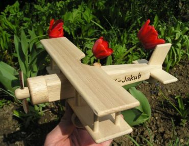 Holzflugzeug, Spielzeug für Kinder, Flugzeuge, Spielzeug