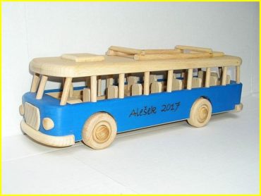 Bus RTO Spielzeug für Kinder, Holzbus