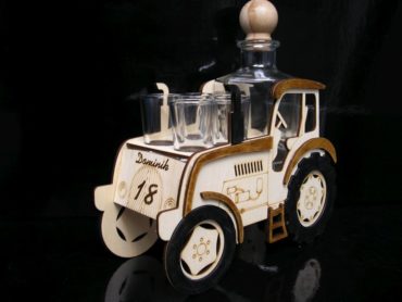 Holztraktor mit Geburtstagsflasche Geschenkflasche für Traktorfahrer Alkoholglas